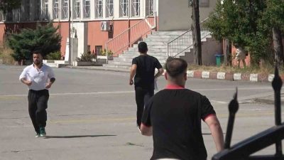 Yükseköğretim Kurumları Sınavı’nın (YKS) ikinci oturumu Alan Yeterlilik Testi (AYT)