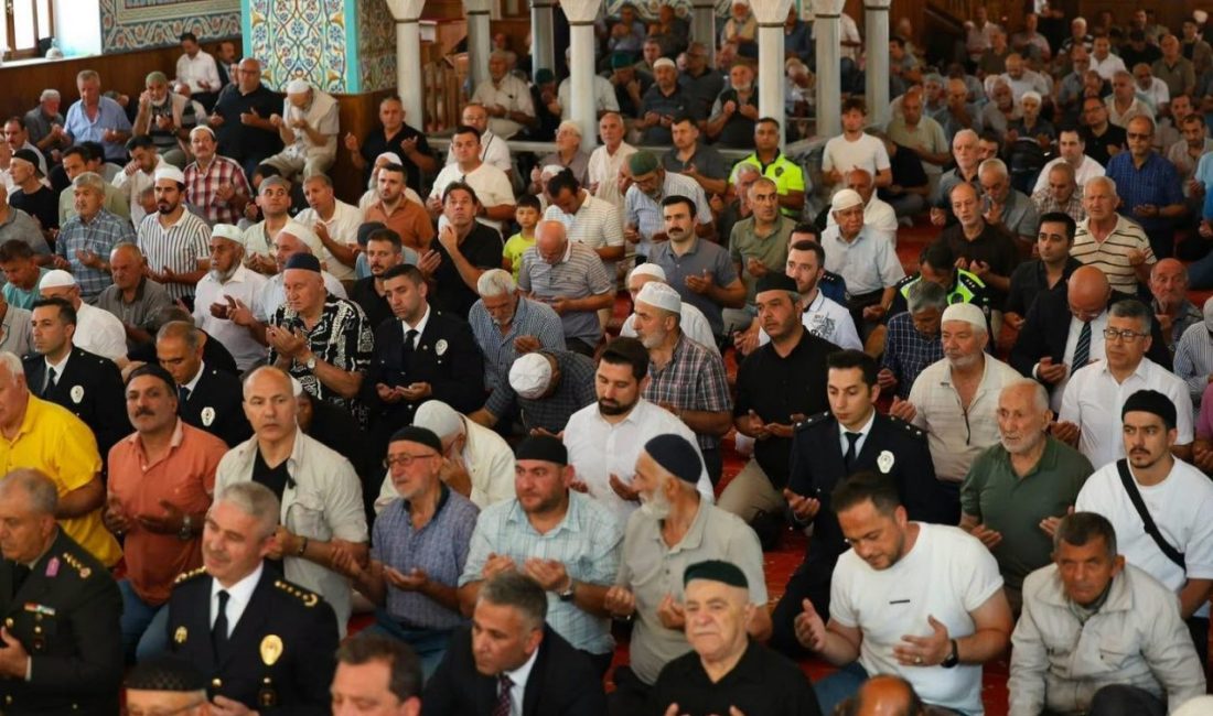 i şerif programı düzenlendi. Düzce Merkez Büyük Camii’nde 15 Temmuz