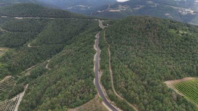 Sakarya’nın Geyve ilçesi Alıplar Mahallesi’ni ilçe merkezine bağlayan 9 kilometrelik