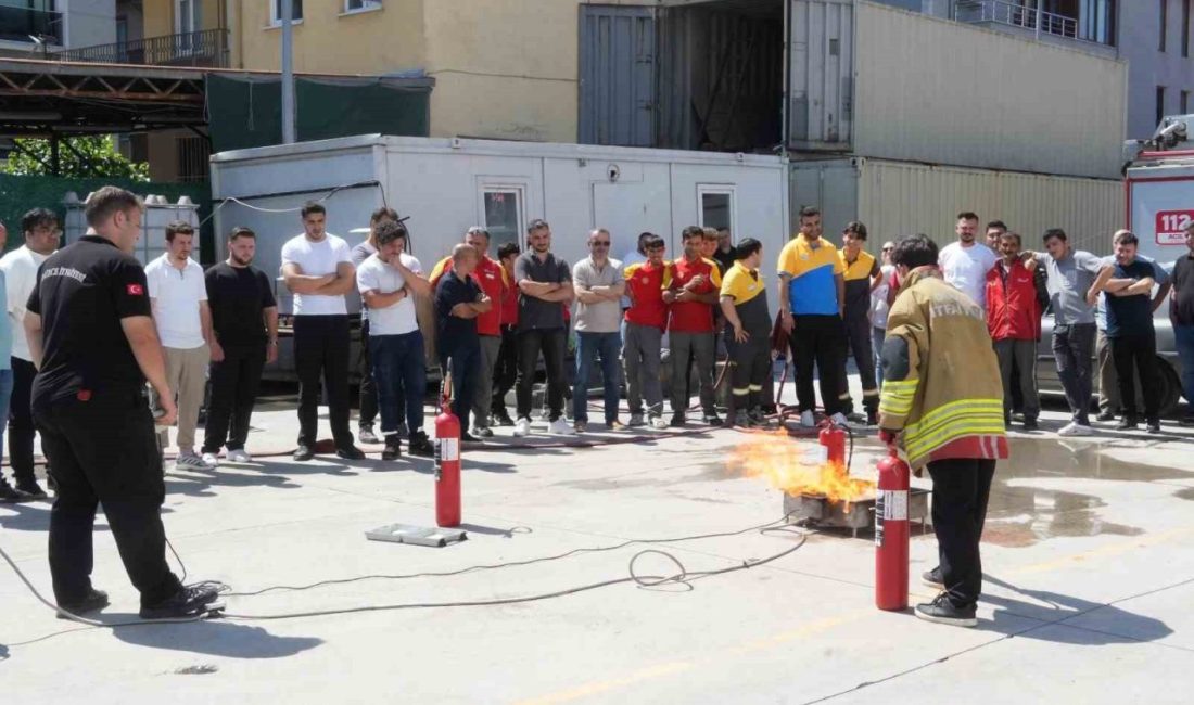 Akaryakıt istasyonu çalışanlarına yangın güvenliği eğitimi Düzce Belediyesi İtfaiye Müdürlüğü, yangınlara karşı bilinçli ve hazırlıklı olunması