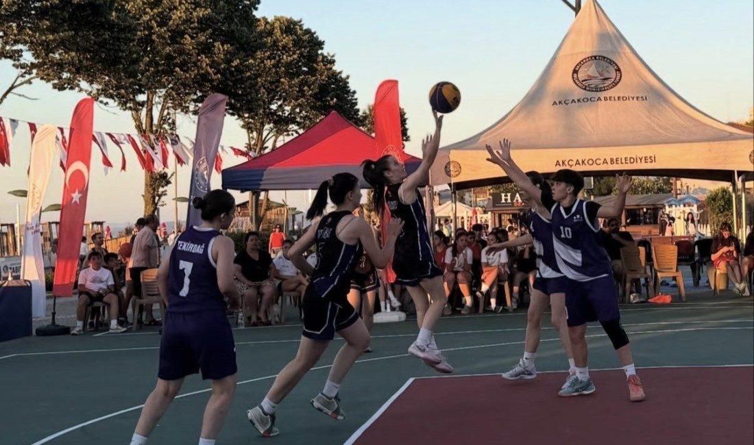 Akçakoca’da 3×3 sokak basketbolu şampiyonları Bolu ve Muğla oldu Düzce’nin Akçakoca ilçesinde düzenlenen 3×3 Sokaklar Bizim Basketbol Turnuvası’nı kadınlarda