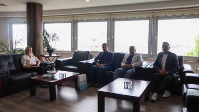 HAK-İŞ Konfederasyonu Hizmet-İş Sendikası yöneticileri, Akçakoca Belediye Başkanı Alev Ünal