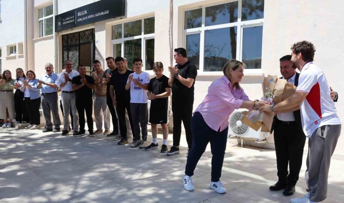 U20 Avrupa Güreş Şampiyonası’nda altın madalya kazanarak Avrupa Şampiyonu olan