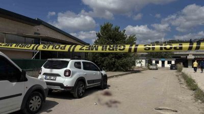 Kocaeli’nin İzmit ilçesinde çocuklarının ayrılık süreci nedeniyle bir araya gelen