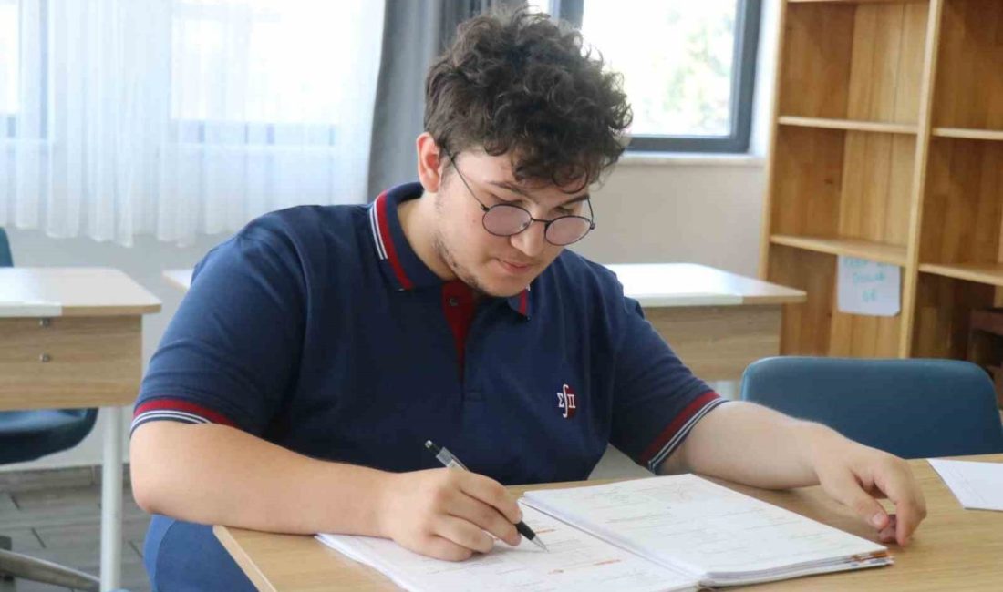 Sakarya’da, 2026 Yükseköğretim Kurumları Sınavı’nda (YKS) Alan Yeterlilik Testi (AYT)