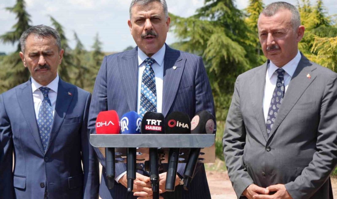 Bakan Çiftçi: “Türkiye’de sahipsiz sokak hayvanlarının yüzde 92,35’i artık barınaklarda” İçişleri Bakanı Mustafa Çiftçi, çeşitli ziyaretler için geldiği Kocaeli’de Büyükşehir