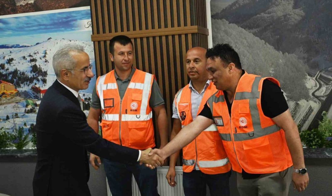 Ulaştırma ve Altyapı Bakanı Abdulkadir Uraloğlu, Bolu Dağı Bakım İşletme