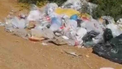Bolu’da Karamanlı Gölü’nde yol kenarına bırakılan çöpler çevre kirliliğine neden
