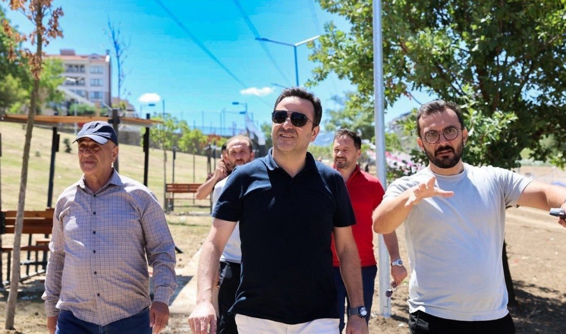 Başkan Özlü: “Gelecek nesillere yeşil bir miras bırakıyoruz” Güzel İşler Millet Bahçesinde devam eden çalışmaları yerinde inceleyen Başiskele