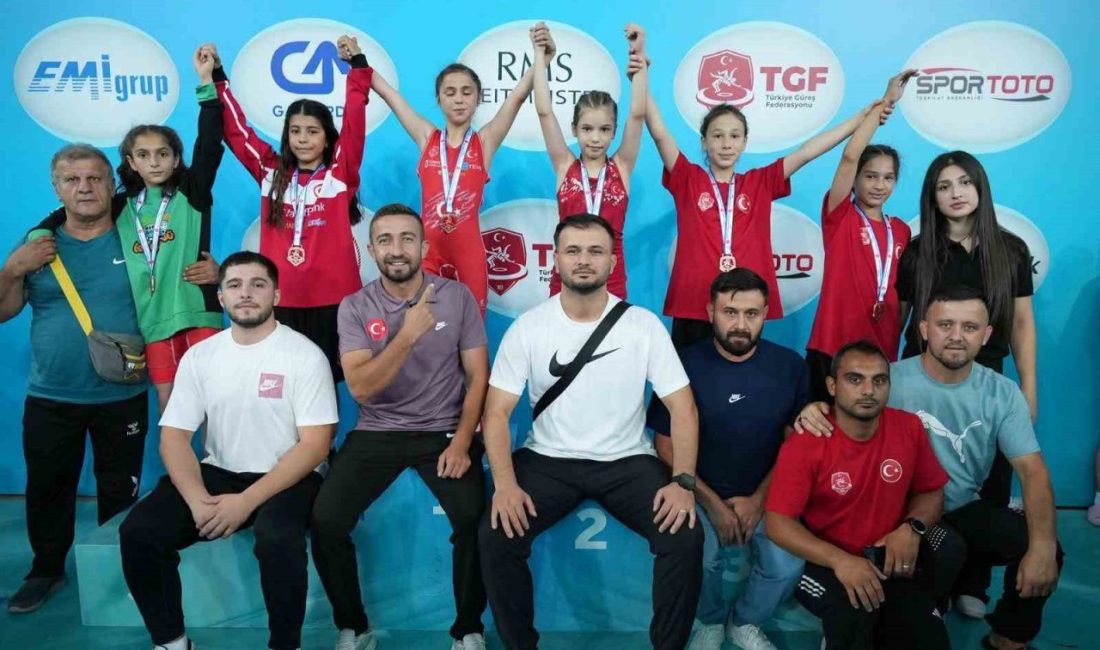 Bilecikli güreşçiler, Türkiye Şampiyonası’nda elde ettikleri derecelerle büyük başarı elde