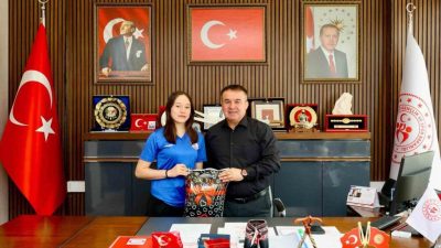 Bilecikli halter sporcusu Beyzanur Öztürk, Türkiye üçüncüsü oldu. Sakarya’da düzenlenen