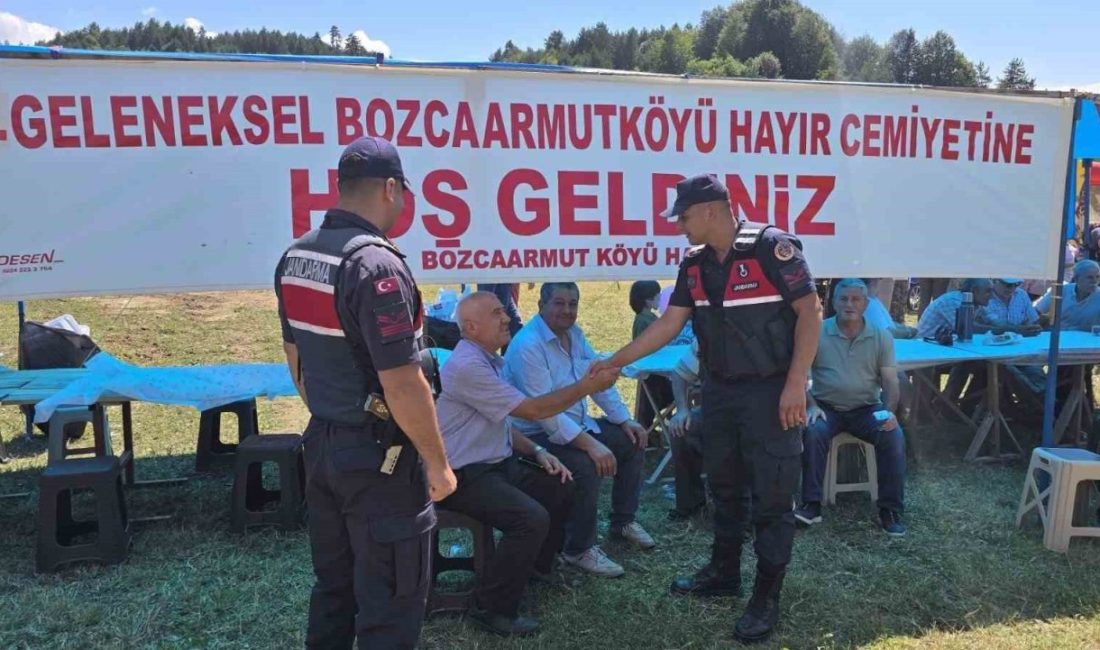 Bilecik’in Pazaryeri ilçesinde 720 vatandaş dolandırıcılık konusunda uyarıldı. Edinilen bilgilere