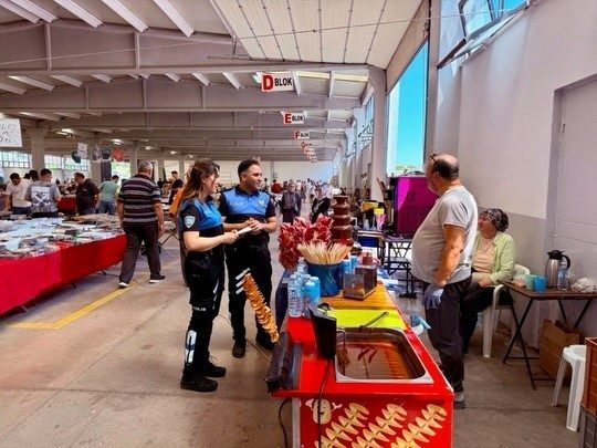 Bilecik’te dolandırıcılık uyarısı Bilecik’te vatandaşlar dolandırıcılık konusunda bilgilendirildi. Bilecik İl Emniyet Müdürlüğü Toplum