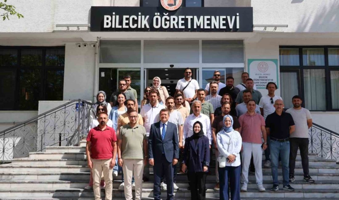 Bilecik’te eğitim yöneticiliğinde bir ilk Bilecik’te ilk kez düzenlenen ‘Eğitim Kurumları Yönetici Yetiştirme Semineri’ başladı.