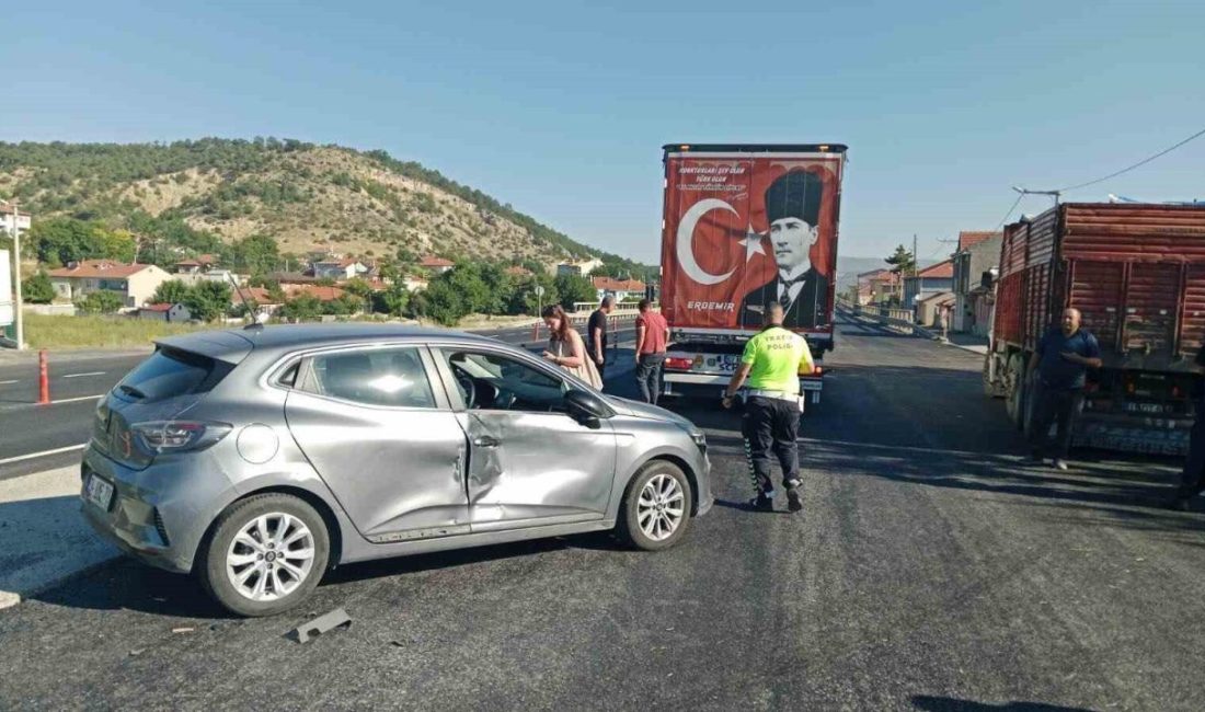 Bilecik’in Bozüyük ilçesinde otomobil ile kamyonetin çarpışması sonucu meydana gelen