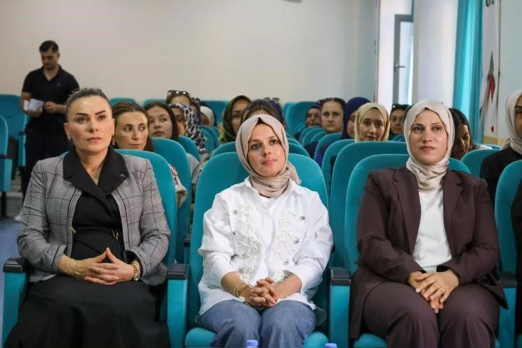 Bilecik’in Osmaneli ilçesinde Koruyucu Aile Bilgilendirme Toplantısı gerçekleştirildi. Bilecik Valisi