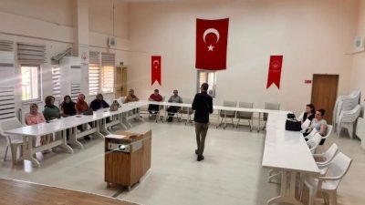 Bilecik’in Bozüyük ilçesinde kumar bağımlılığı ve çocuk yetiştirme eğitimi verildi.