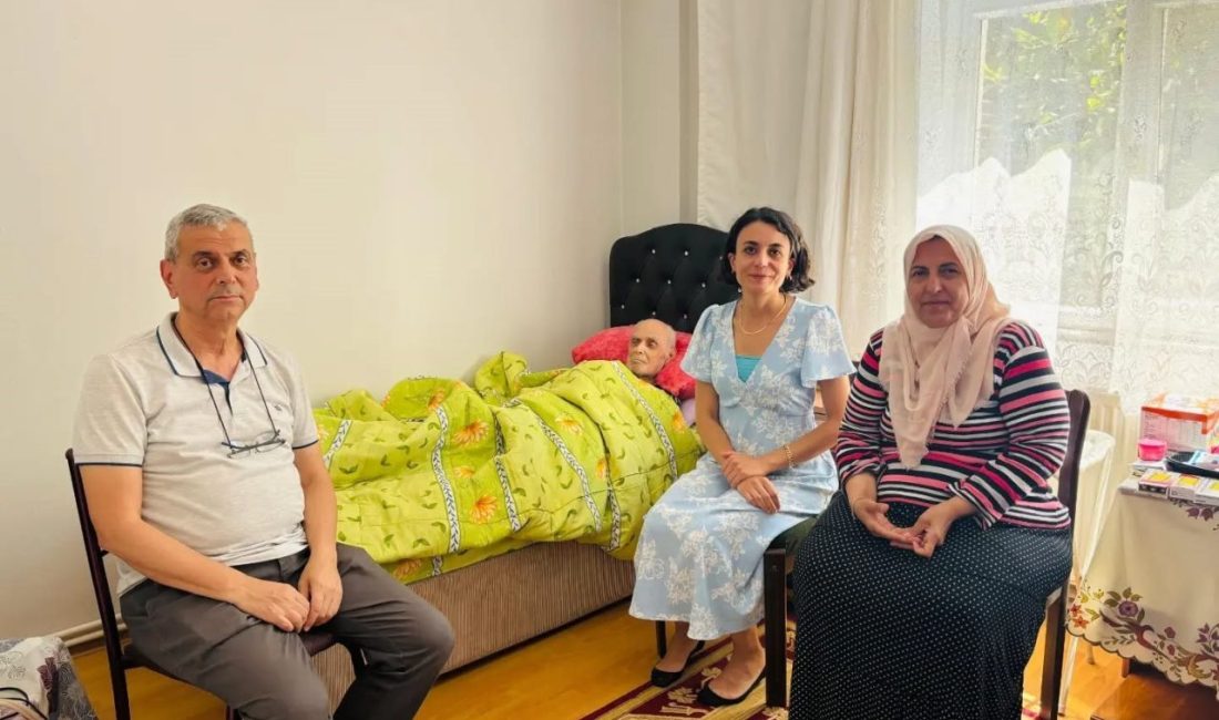 Bilecik’te şehit ailesine anlamlı bir ziyaret gerçekleştirildi. Bilecik Aile ve