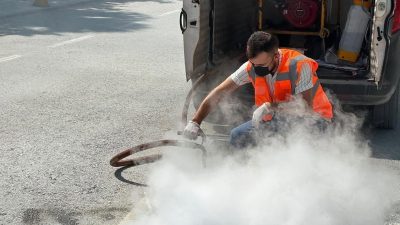 Bilecik’te sivrisinek ve larvalara geçit yok Bilecik’in Söğüt ilçesinde sivrisinek, karasinek ve larvalara yönelik ilaçlama çalışması
