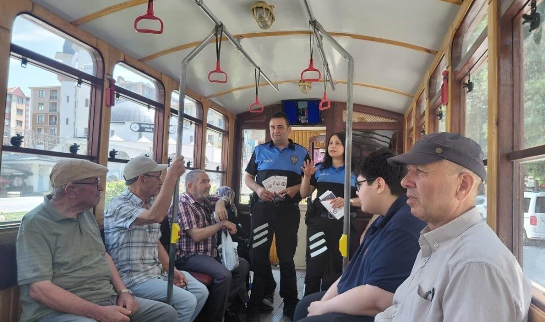 Bilecik’in Bozüyük ilçesinde polis ekipleri, toplu taşıma araçlarında seyahat eden