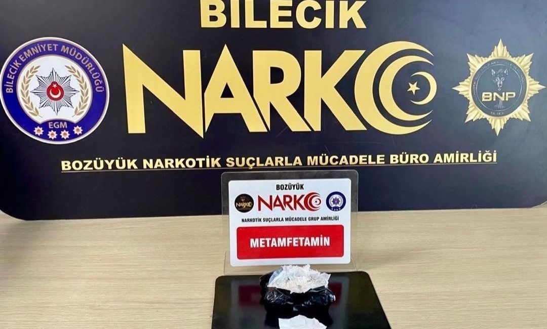 Bilecik’in Bozüyük ilçesinde gerçekleştirilen uyuşturucu operasyonunda 1 şüpheli gözaltına alındı.