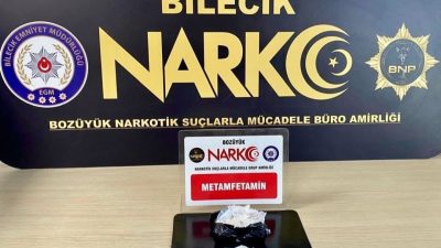 Bilecik’in Bozüyük ilçesinde gerçekleştirilen uyuşturucu operasyonunda 1 şüpheli gözaltına alındı.