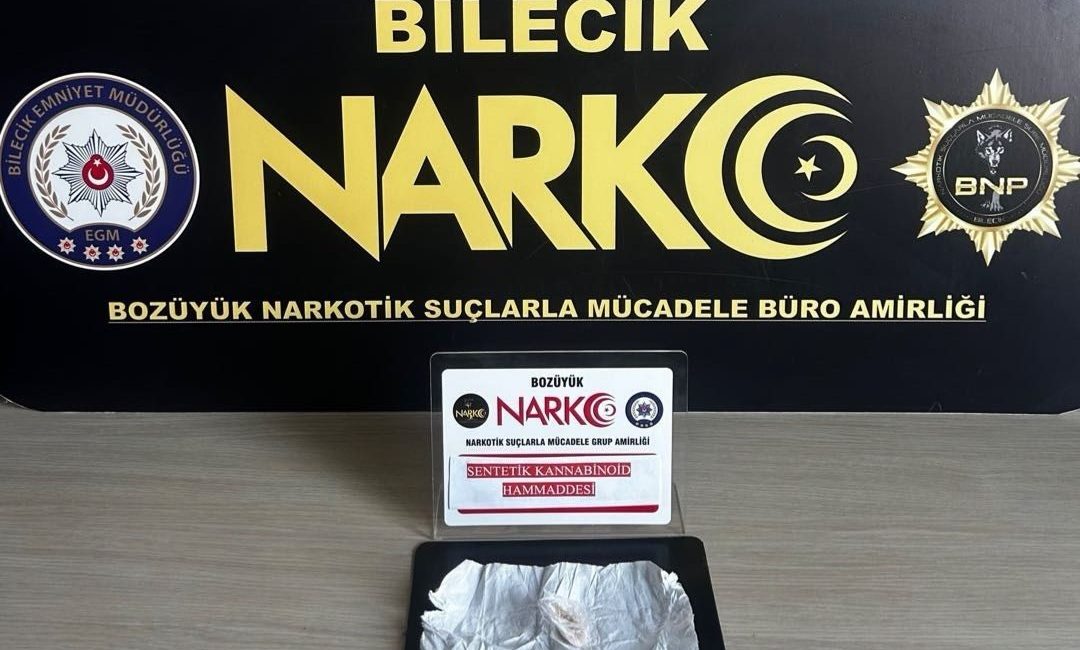 Bilecik’te düzenlenen uyuşturucu operasyonunda 1 şüpheli şahıs yakalandı. Edinilen bilgilere