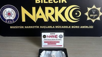 Bilecik’te düzenlenen uyuşturucu operasyonunda 1 şüpheli şahıs yakalandı. Edinilen bilgilere