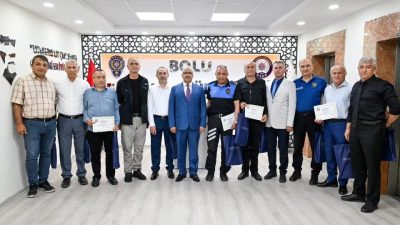 Bolu İl Emniyet Müdürlüğü kadrosundan emekli olan personele, görev süreleri