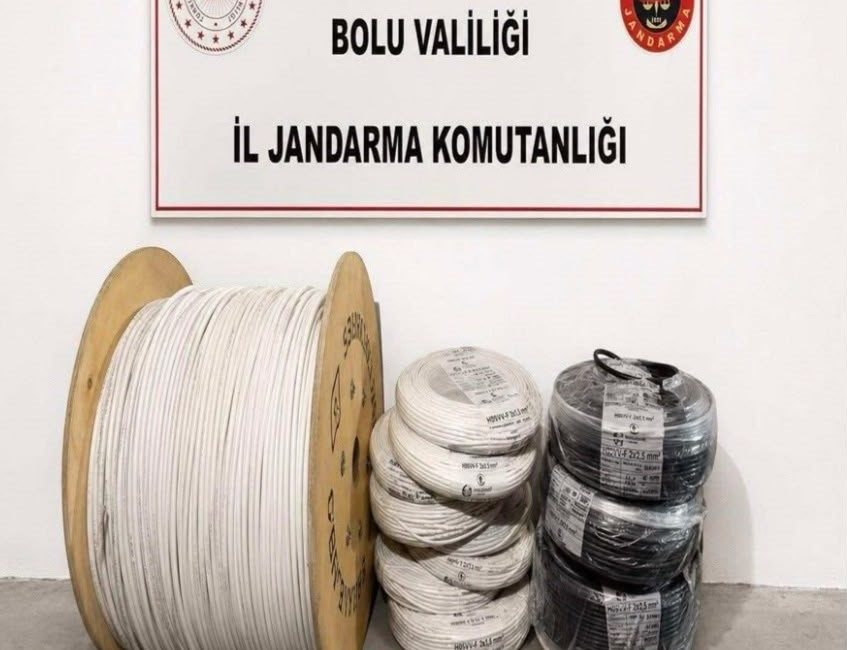 Bolu’da hırsızlık olaylarının aydınlatılmasına yönelik çalışma yürüten JASAT ekipleri, kablo