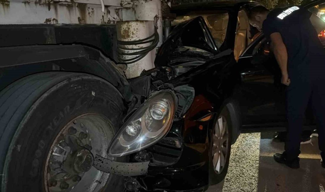 Bolu’da bir SUV otomobilin park halindeki tıra çarpması sonucu meydana