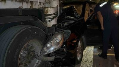 Bolu’da bir SUV otomobilin park halindeki tıra çarpması sonucu meydana