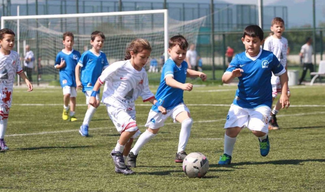Bolu Gazeteci ve Yazarlar Derneği Mini Minikler Futbol Turnuvası, açılış