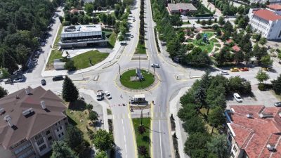 Bolu Belediyesi, kent genelinde trafik güvenliğini artırmak ve sürüş konforunu