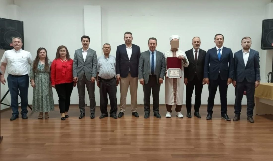 Bozüyük Açık Ceza İnfaz Kurumu’nda, hafızlık belgesi takdim programı Bilecik’in Bozüyük ilçesinde Açık Ceza İnfaz Kurumu’nda, hafızlığını tamamlayan bir