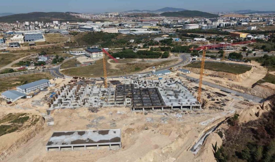 Çayırova Devlet Hastanesi’nde inşaat çalışmaları tüm hızıyla devam ediyor. 200