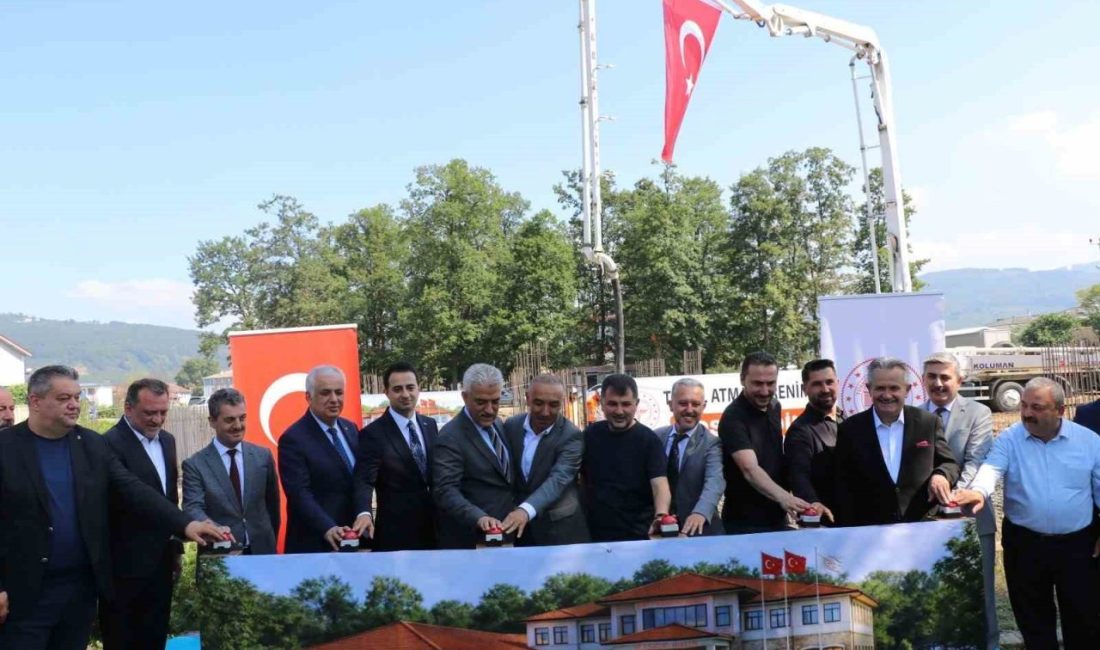 Cumayeri’nde sağlık hizmetleri tek çatı altında toplanıyor DÜZCE(İHA) – Düzce’nin Cumayeri ilçesinde Toplum Sağlığı Merkezi (TSM), Aile