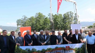 Cumayeri’nde sağlık hizmetleri tek çatı altında toplanıyor DÜZCE(İHA) – Düzce’nin Cumayeri ilçesinde Toplum Sağlığı Merkezi (TSM), Aile