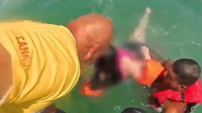 Sakarya’nın Karasu ilçesinde denizde akıntıya kapılarak açığa sürüklenen ve boğulma