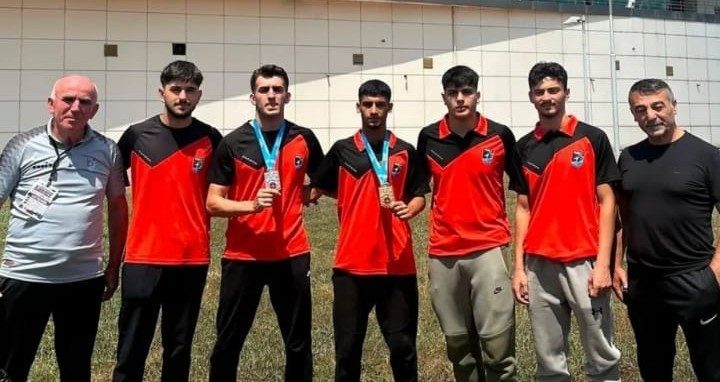 Darıcalı karateciler Samsun’dan 4 madalyayla döndü Darıca Belediyesi Eğitim Spor Kulübü sporcuları, Samsun’da gerçekleştirilen U-21 Türkiye