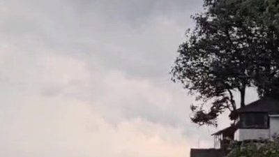 Sakarya’nın Kocaali ilçesinde aniden etkisini gösteren sağanak sırasında denizde oluşan