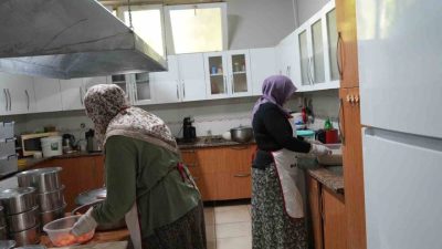 Kastamonu’da anne ve kızı devlet desteğiyle köylerinde kurdukları restoranda birlikte