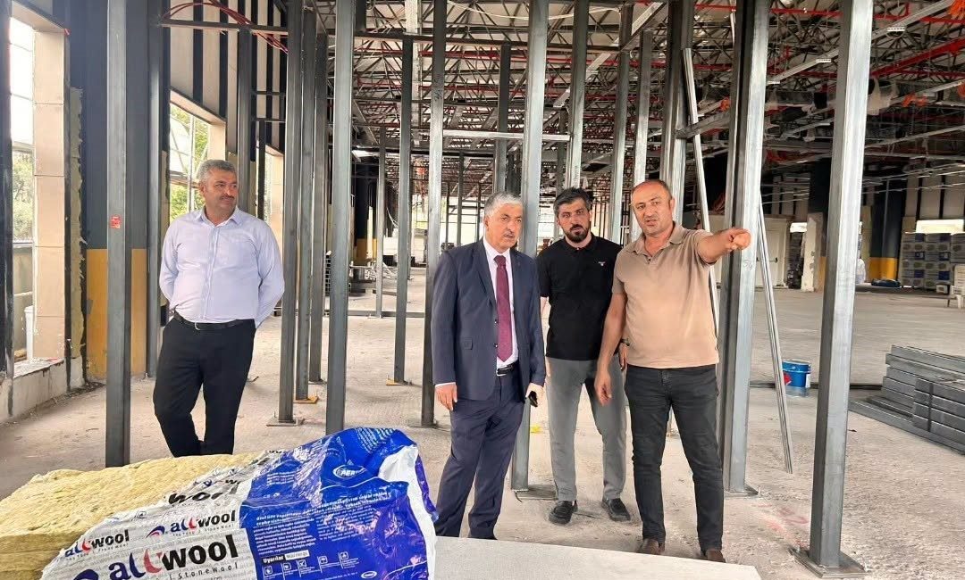 Dilovası’nda yapımı devam eden yeni belediye hizmet binası inşaatında çalışmalar