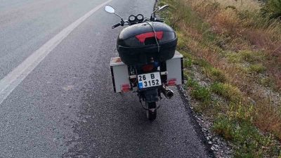 Bilecik’te sürücüsünün hakimiyetini kaybettiği motosikletin yoldan çıkması sonucu meydana gelen