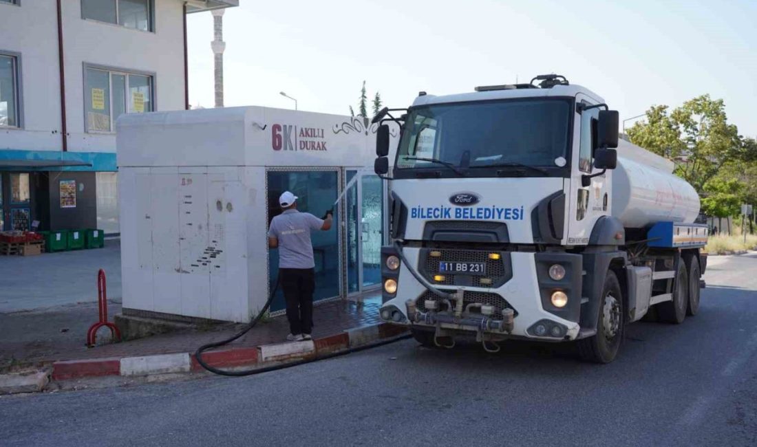 Bilecik Belediyesi tarafından kenttin birçok noktasında yer alan bekleme duraklarında