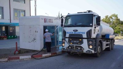 Bilecik Belediyesi tarafından kenttin birçok noktasında yer alan bekleme duraklarında