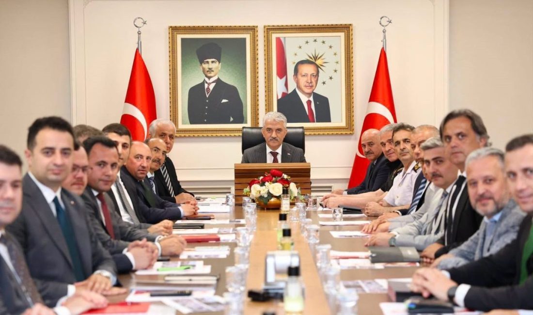Düzce’de 15 Temmuz etkinlikleri için hazırlık toplantısı yapıldı Düzce Valiliği Konuralp Bey Toplantı Salonu’nda, Vali Mehmet Makas başkanlığında