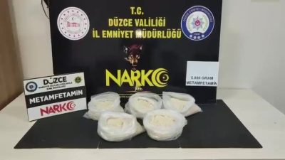 Düzce Cumhuriyet Başsavcılığı koordinesinde yapılan uyuşturucu operasyonunda yaklaşık piyasa değeri