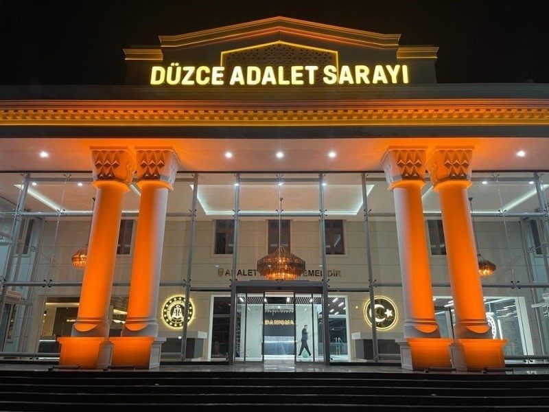 Düzce’de yasa dışı yollarla yurda girdiği tespit edilen 8 düzensiz