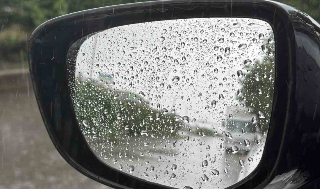 Düzce’de meteorolojinin yaptığı uyarıların ardından sabah saatlerinde başlayan sağanak yağış,
